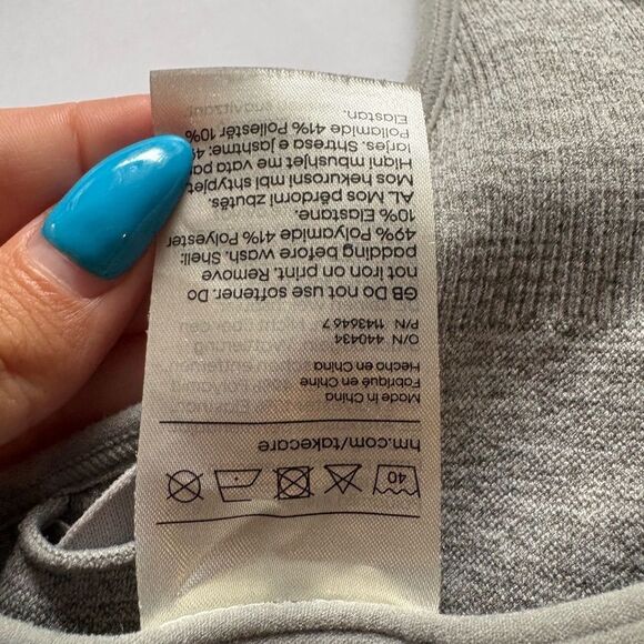 H&M MOVE WOMEN'S CROP TOP SPORTS BRA ATHLETIC SPORTSWEAR LONGLINE MEDIUM - Picture 4 of 5